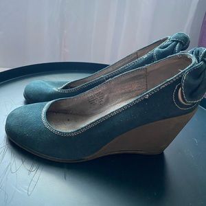 Nine West Wedges 7 1/2 with bow